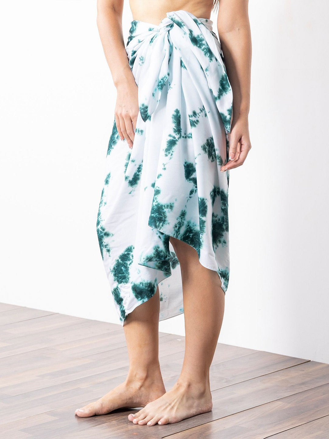 Women White & Green Tie & Dye Swimwear Coverup Sarong